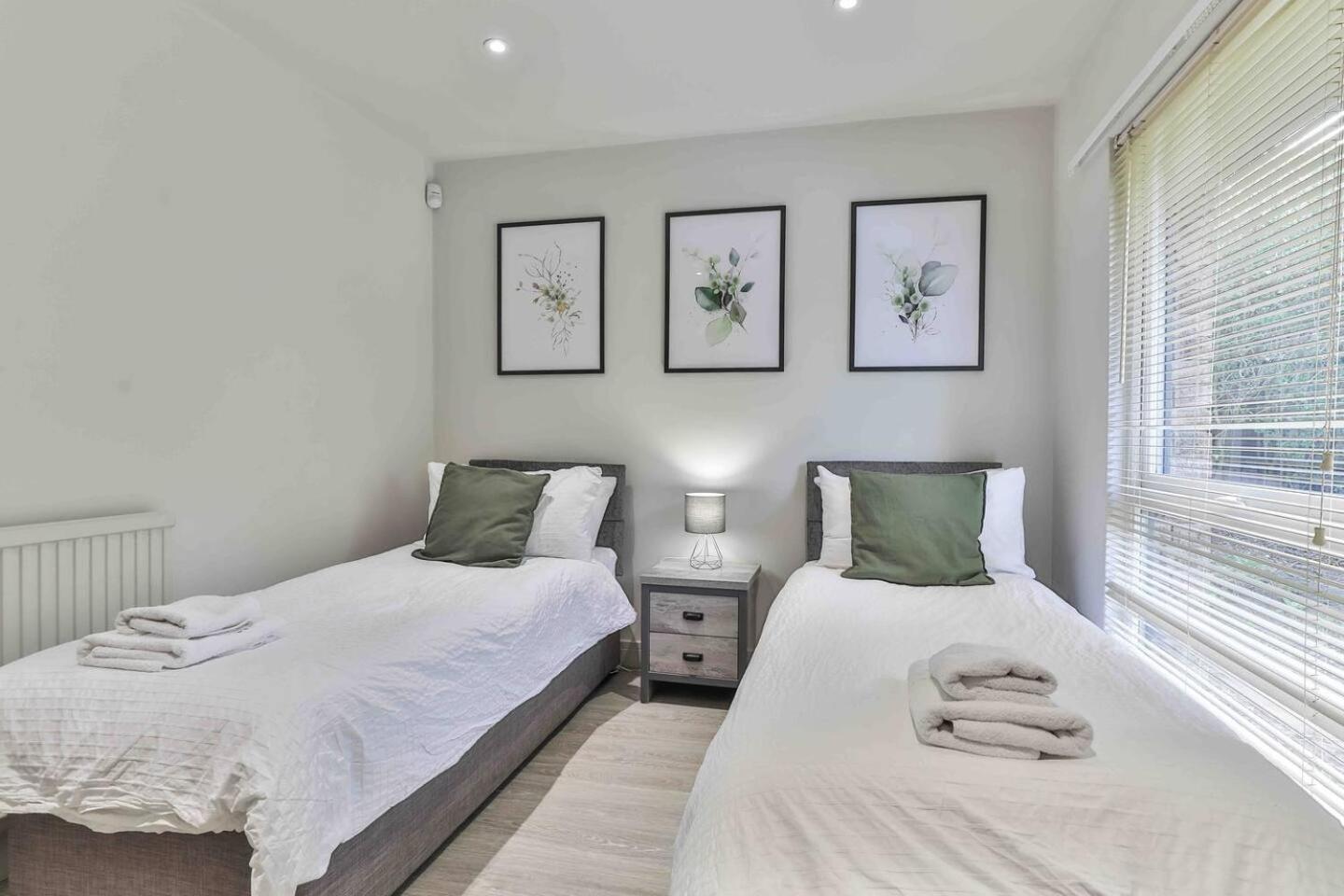 3 Bedroom Bungalow Close To Peak District With Garden Sheffield Exterior foto